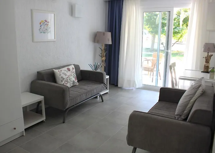 Ostria Aparthotel 3*